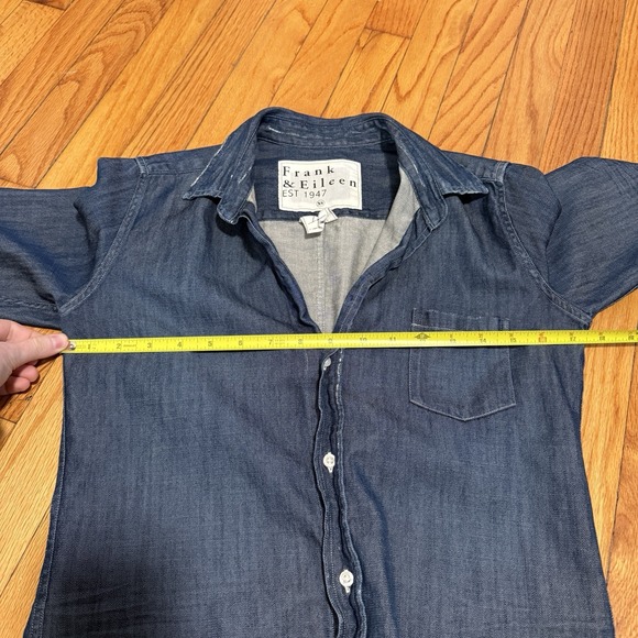Frank and Eileen Barry Famous Denim Cotton Button Front Shirt Size XS - Picture 7 of 7